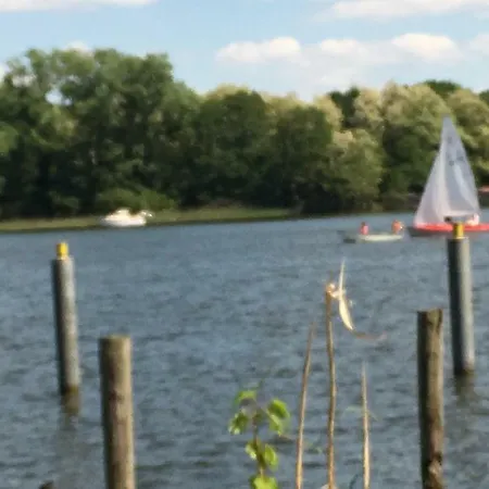Schoene 3zimmer Ferienwohnung Direkt Am Baalensee * Fürstenberg-Havel